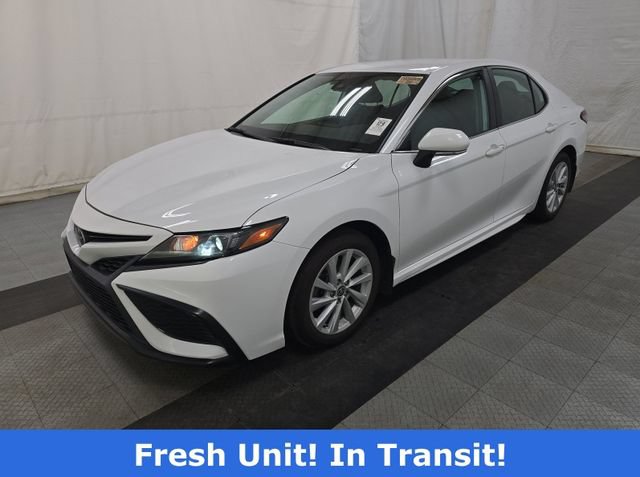 Used 2023 Toyota Camry SE FWD image 1