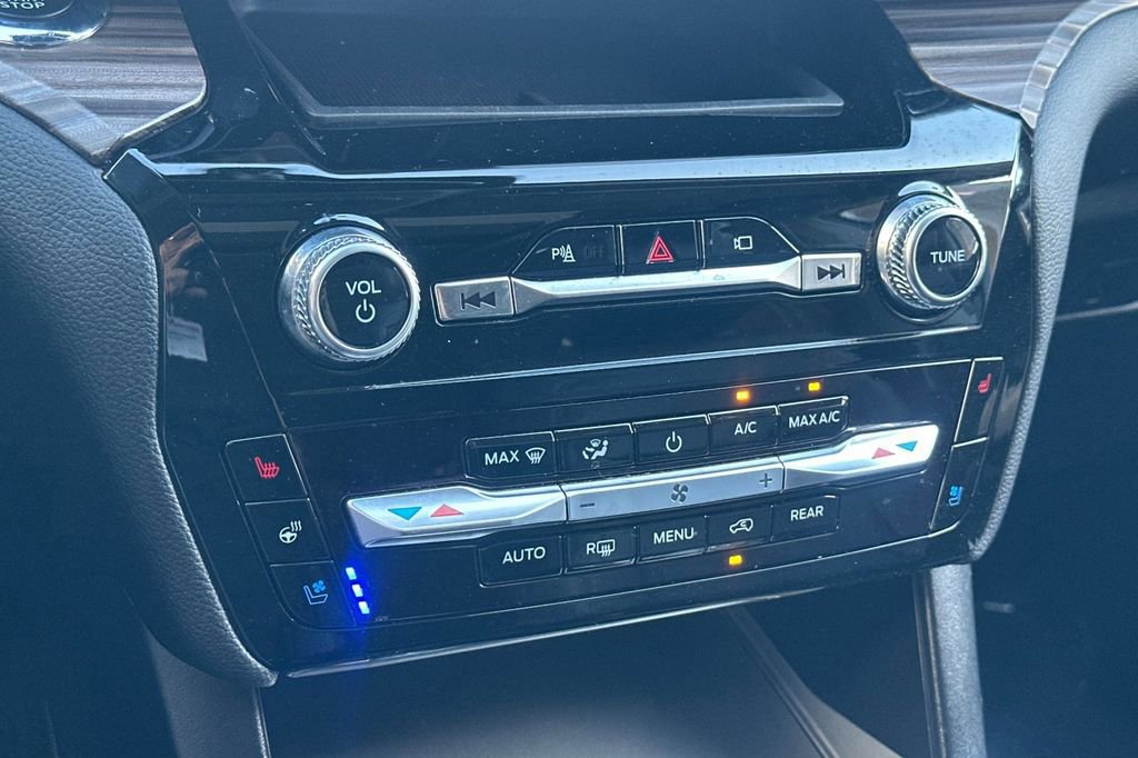 Certified 2023 Ford Explorer Limited w/ Hybrid Equipment Group 310A image 25