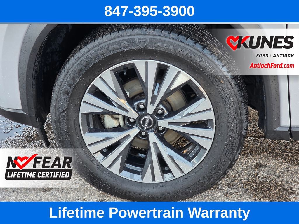 Used 2023 Nissan Rogue SV image 12