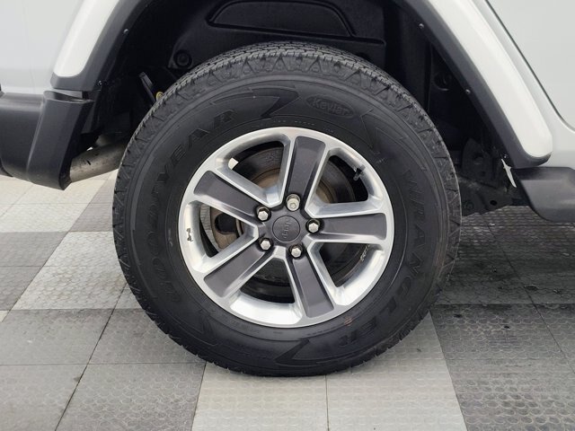 Used 2021 Jeep Wrangler Unlimited Sahara w/ Uconnect 4C Nav & Sound Group AWD/4WD image 14