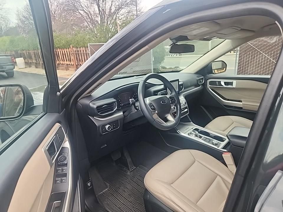 Certified 2023 Ford Explorer XLT w/ Equipment Group 202A image 6