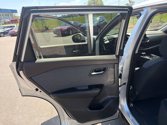 Used 2023 Nissan Rogue SV AWD/4WD image 15