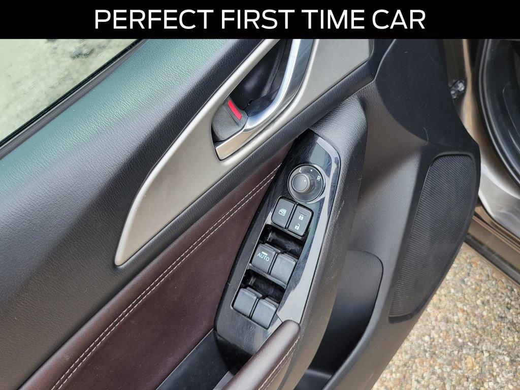 Used 2018 MAZDA MAZDA3 Touring image 19