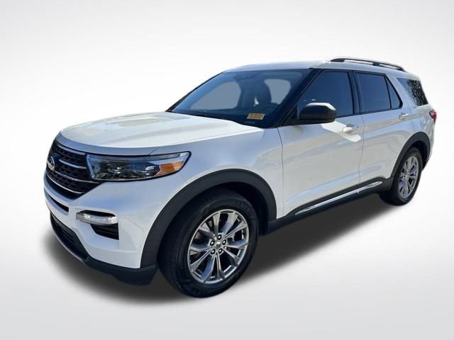 Certified 2022 Ford Explorer XLT w/ Equipment Group 202A image 9
