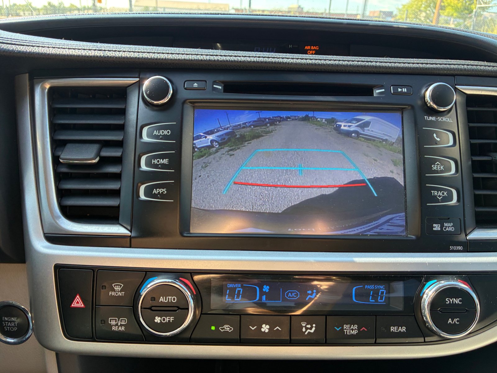 Used 2019 Toyota Highlander XLE AWD/4WD image 28