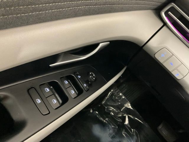 Used 2021 Hyundai Elantra Limited w/ Cargo Package image 18