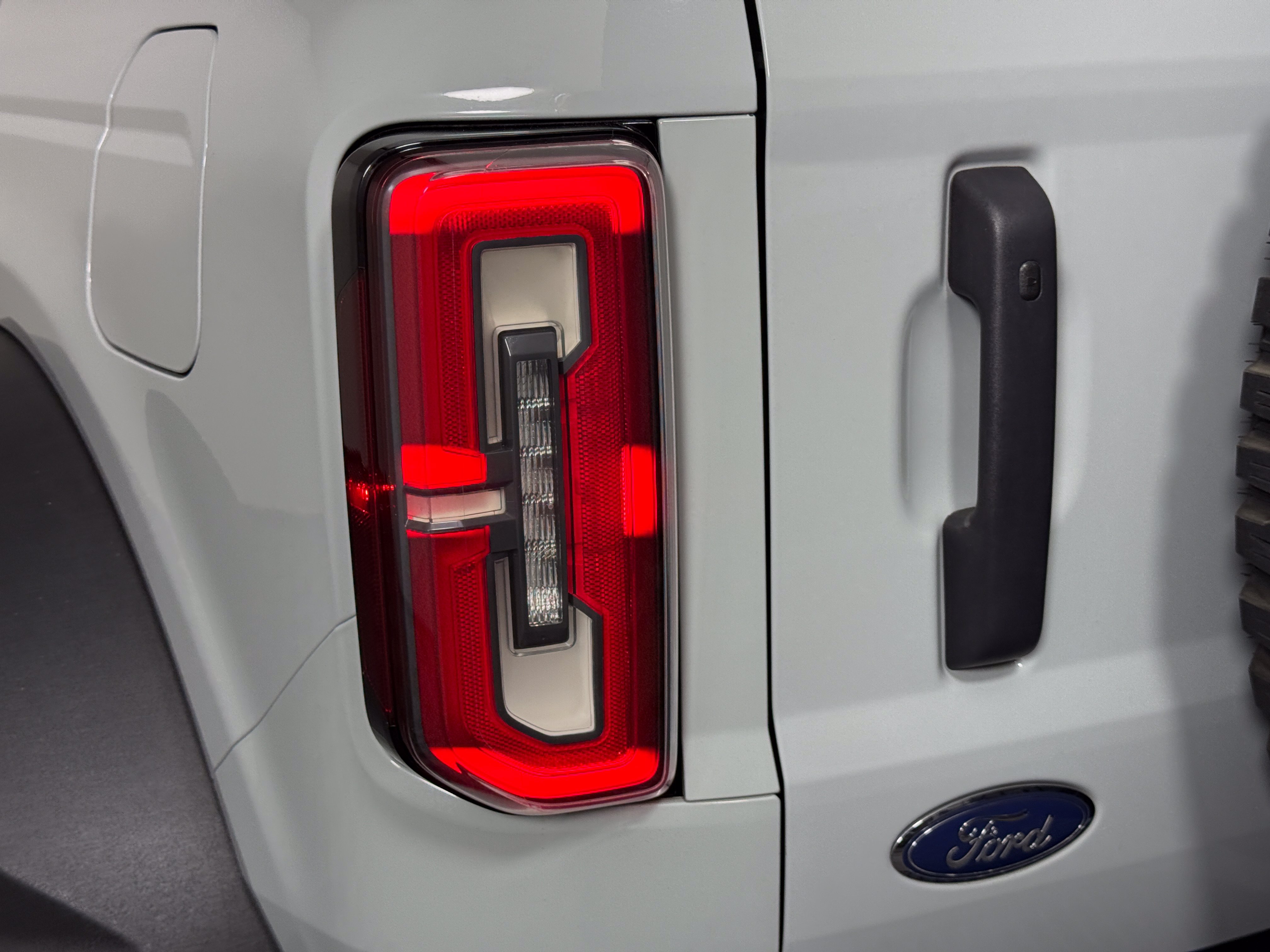 Certified 2022 Ford Bronco Badlands w/ Sasquatch Package AWD/4WD image 8