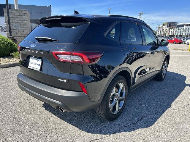 Certified 2025 Ford Escape ST-Line AWD/4WD image 4