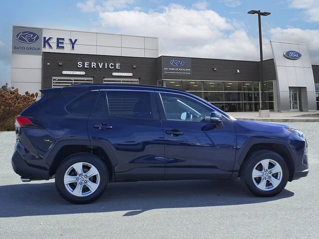 Used 2021 Toyota RAV4 XLE w/ Convenience Package AWD/4WD image 4