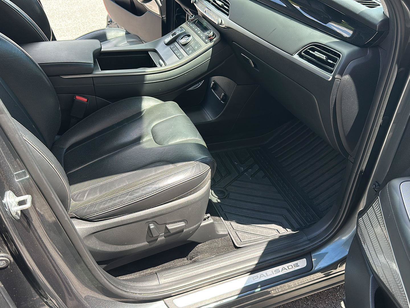 Used 2022 Hyundai Palisade Limited FWD image 30