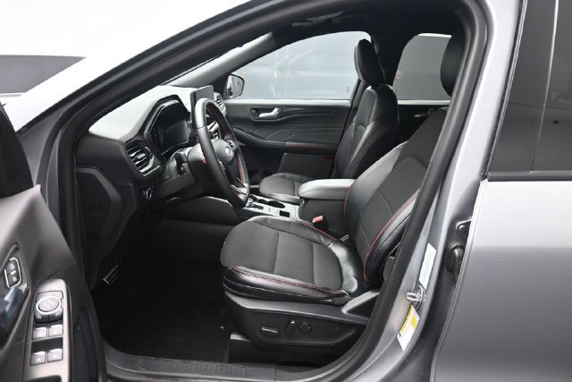 Certified 2024 Ford Escape ST-Line w/ Tech Pack #1 AWD/4WD image 10