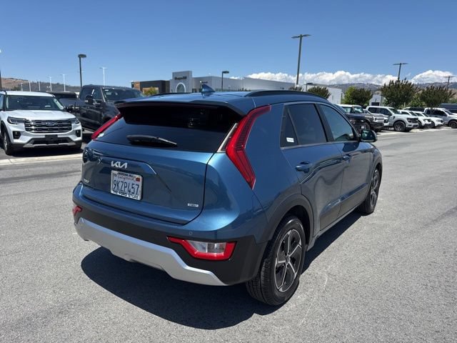 Used 2024 Kia Niro EX FWD image 6