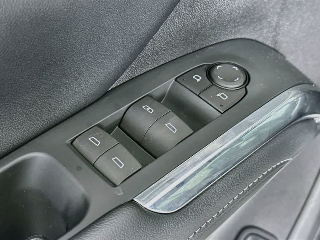 Used 2025 Chevrolet Traverse LT w/ Driver Confidence Package FWD image 30