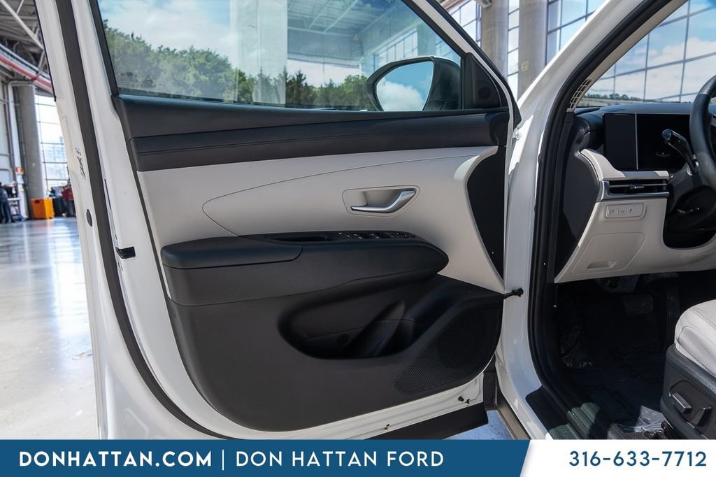 Used 2025 Hyundai Tucson SEL FWD image 16
