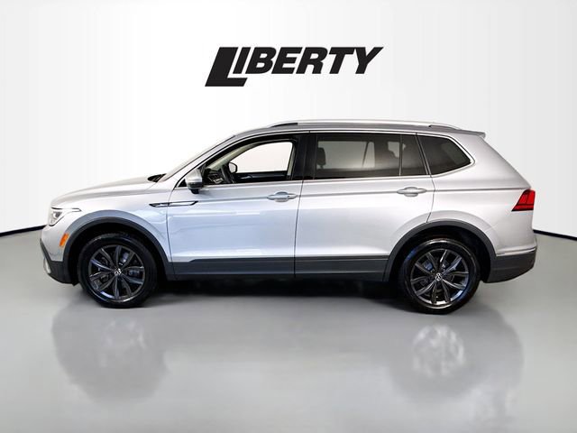 Used 2022 Volkswagen Tiguan SE image 2