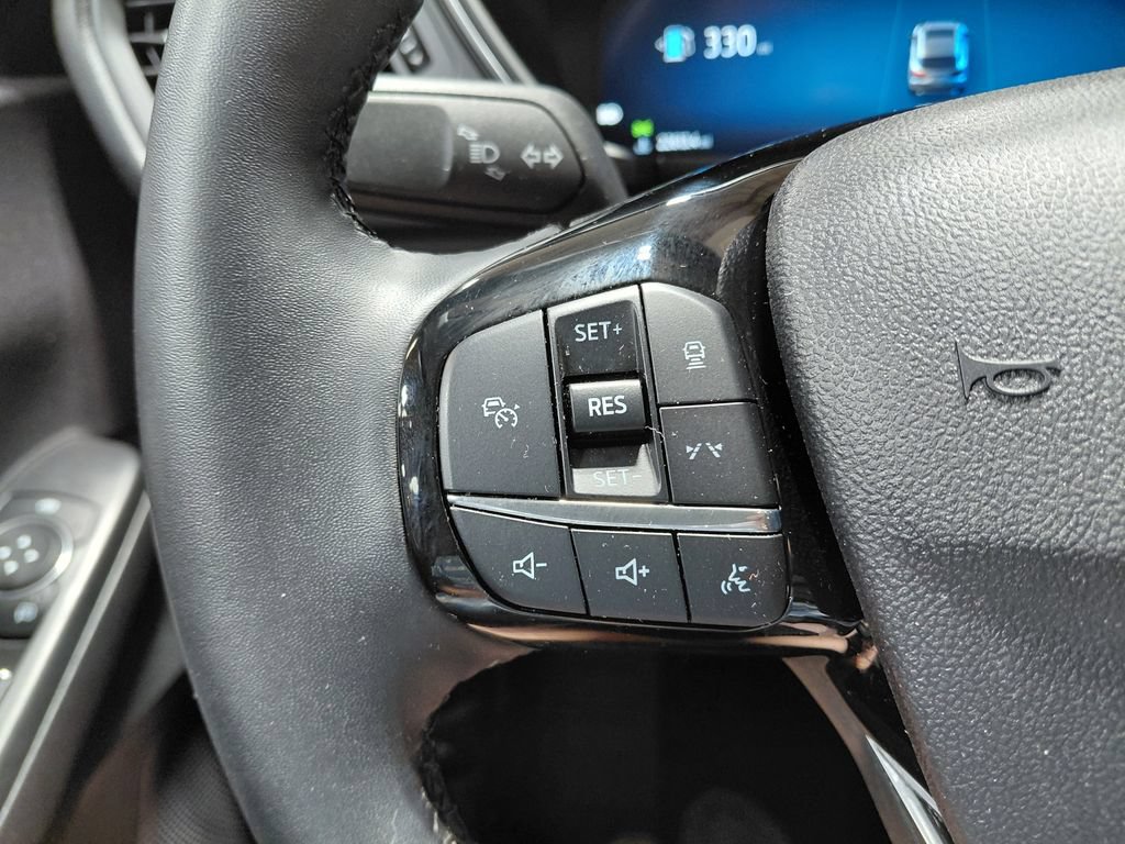 Certified 2025 Ford Escape Platinum AWD/4WD image 34