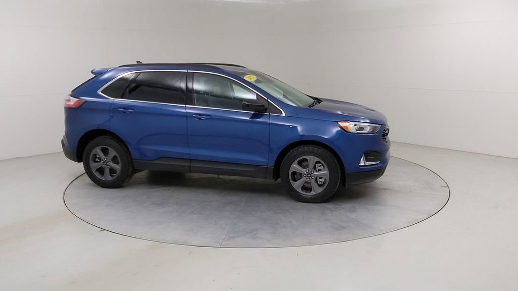 Certified 2022 Ford Edge SEL w/ Sport Appearance Package AWD/4WD image 11