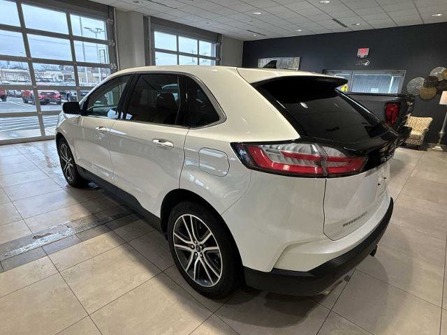 Certified 2022 Ford Edge Titanium w/ Class II Trailer Tow Package image 3