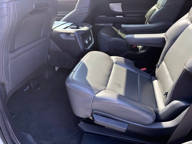 Certified 2025 Ford Expedition Active AWD/4WD image 35
