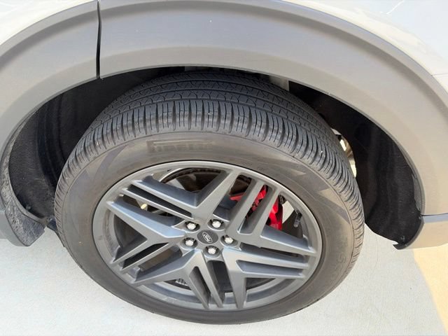 Certified 2025 Ford Explorer ST-Line w/ Premium Package AWD/4WD image 4