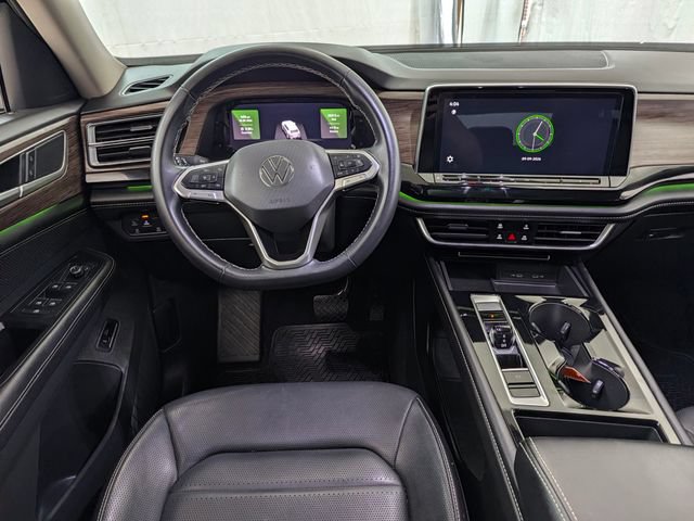Used 2024 Volkswagen Atlas SEL AWD/4WD image 23