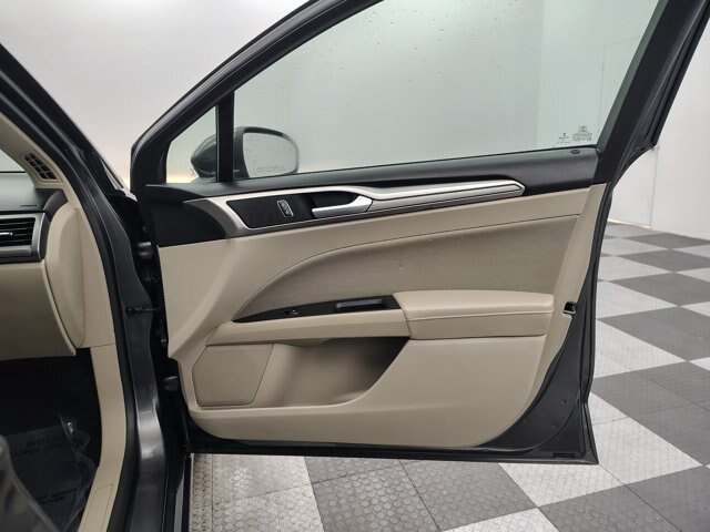 Certified 2019 Ford Fusion SE FWD image 25