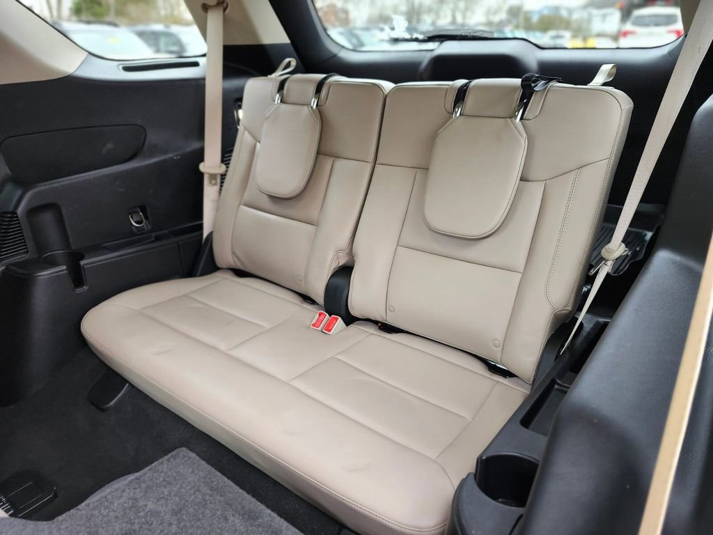 Certified 2022 Ford Explorer XLT w/ Equipment Group 202A image 17