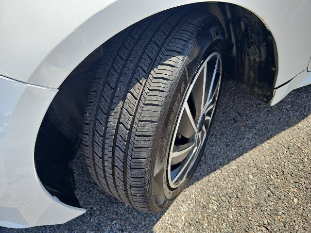 Used 2023 Toyota Corolla LE FWD image 31