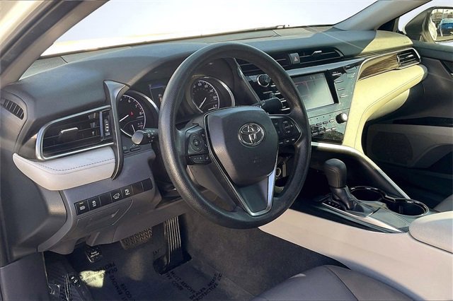 Used 2019 Toyota Camry LE image 14