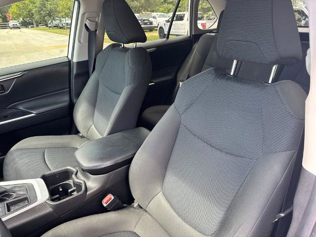 Used 2022 Toyota RAV4 LE FWD image 10