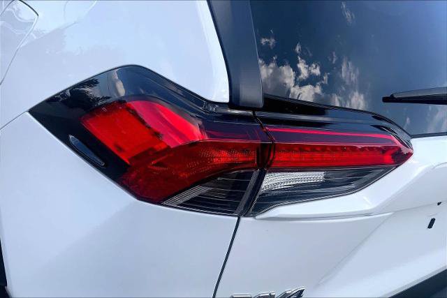 Used 2025 Toyota RAV4 LE AWD/4WD image 28