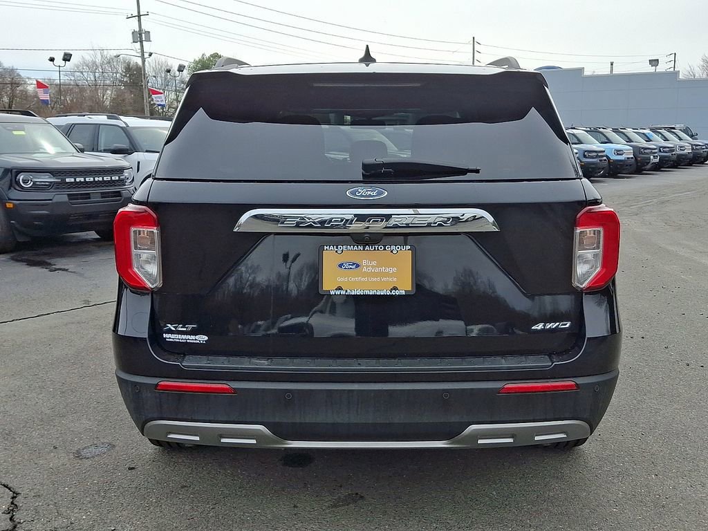 Certified 2021 Ford Explorer XLT w/ Equipment Group 202A image 4