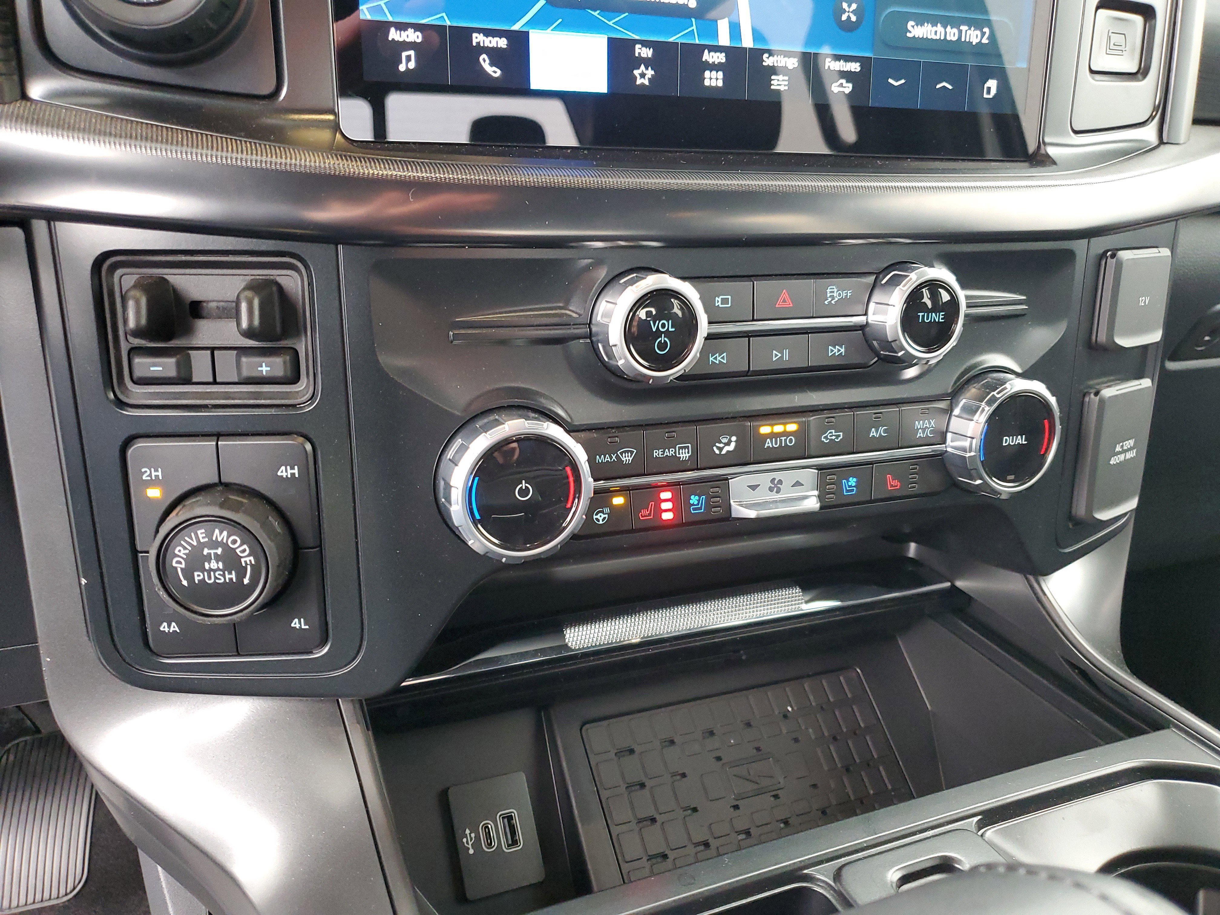 Certified 2025 Ford F150 Lariat w/ Equipment Group 502A High image 28