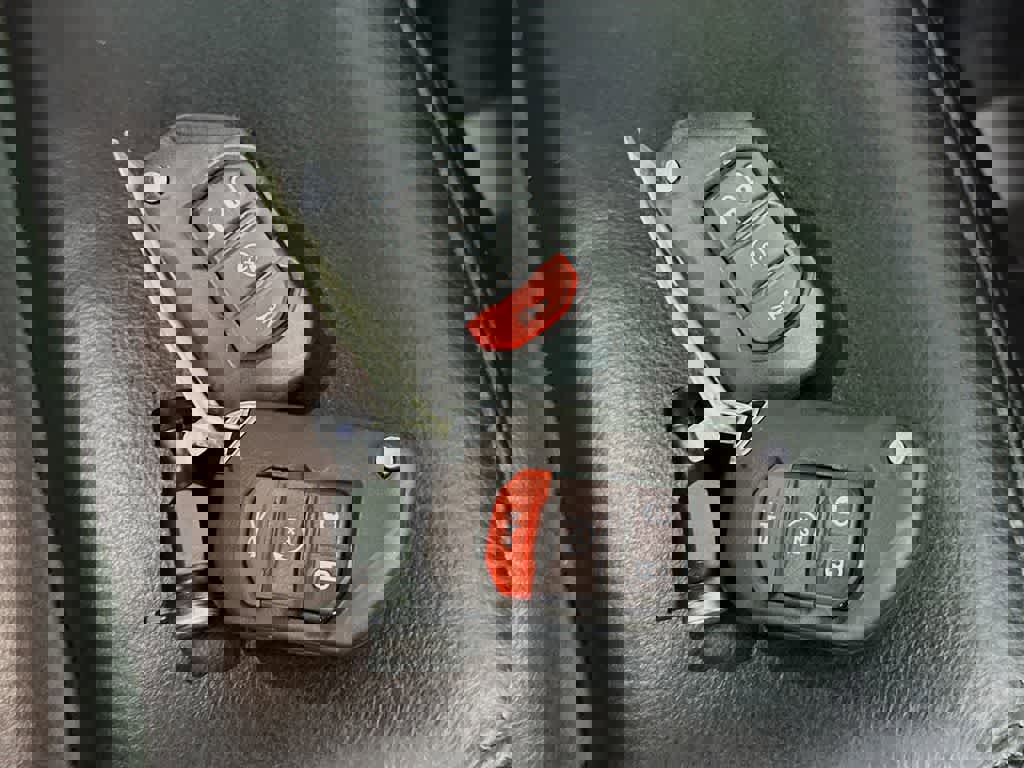 Used 2020 Jeep Wrangler Unlimited Sahara image 24