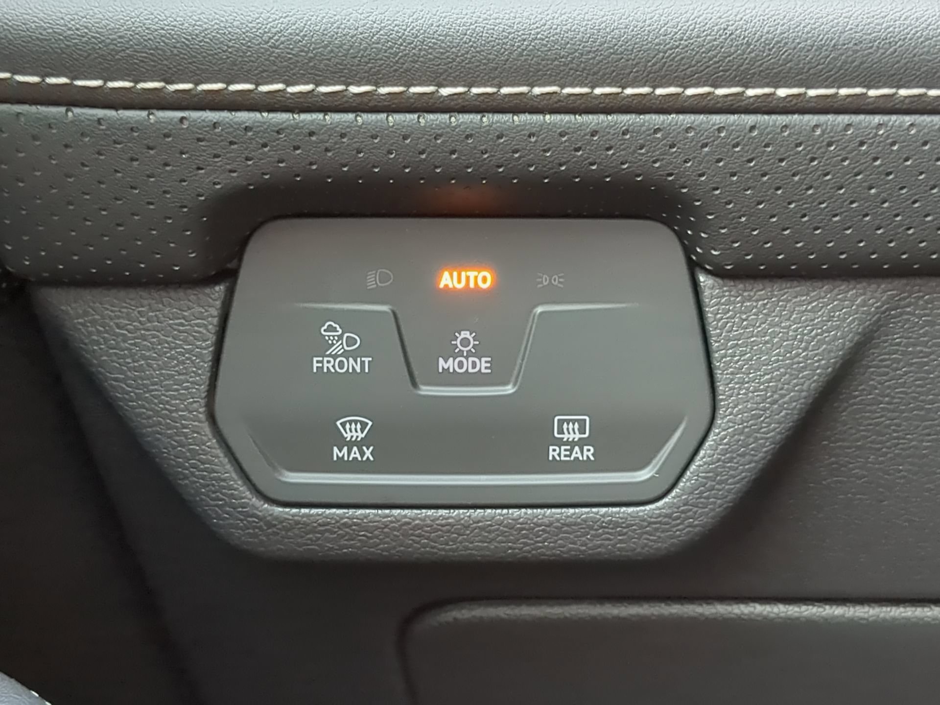 Used 2026 Volkswagen Atlas Cross Sport SE FWD image 64