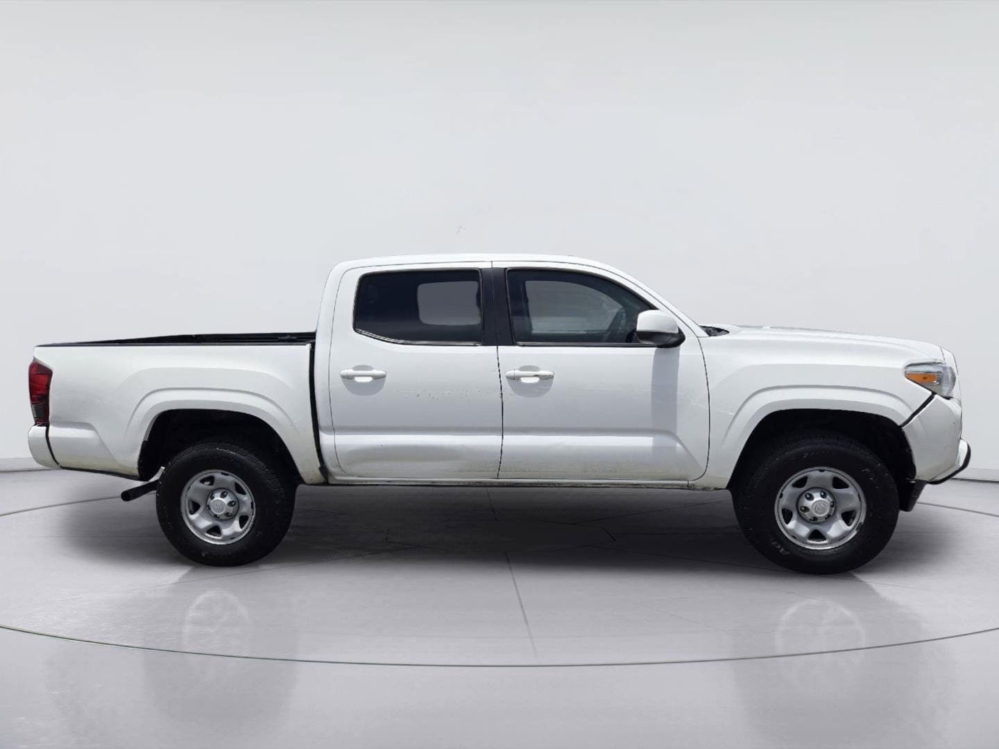 Used 2018 Toyota Tacoma SR w/ SR Convenience Package RWD image 30