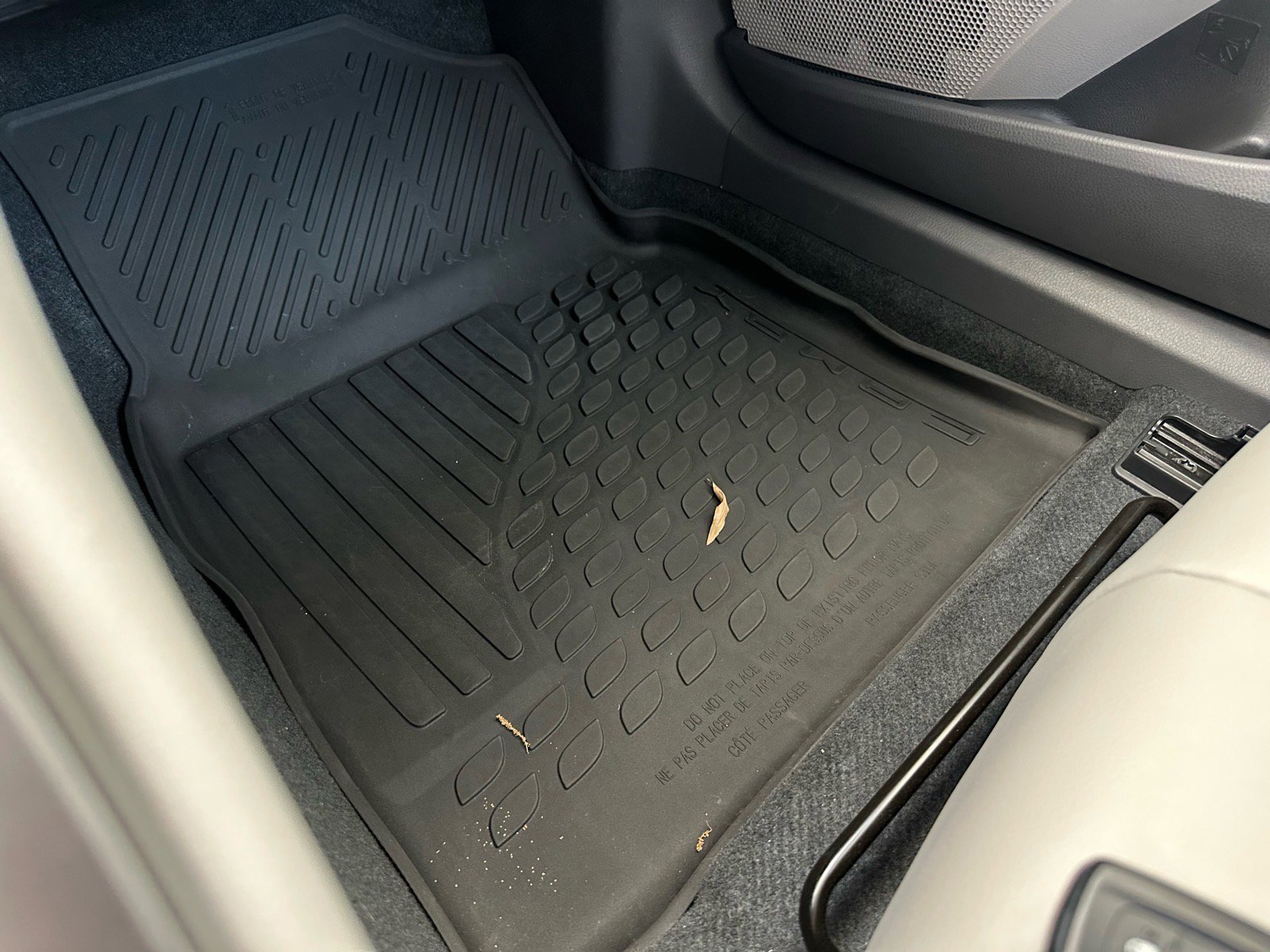 Used 2023 Toyota Camry SE w/ Convenience Package image 32