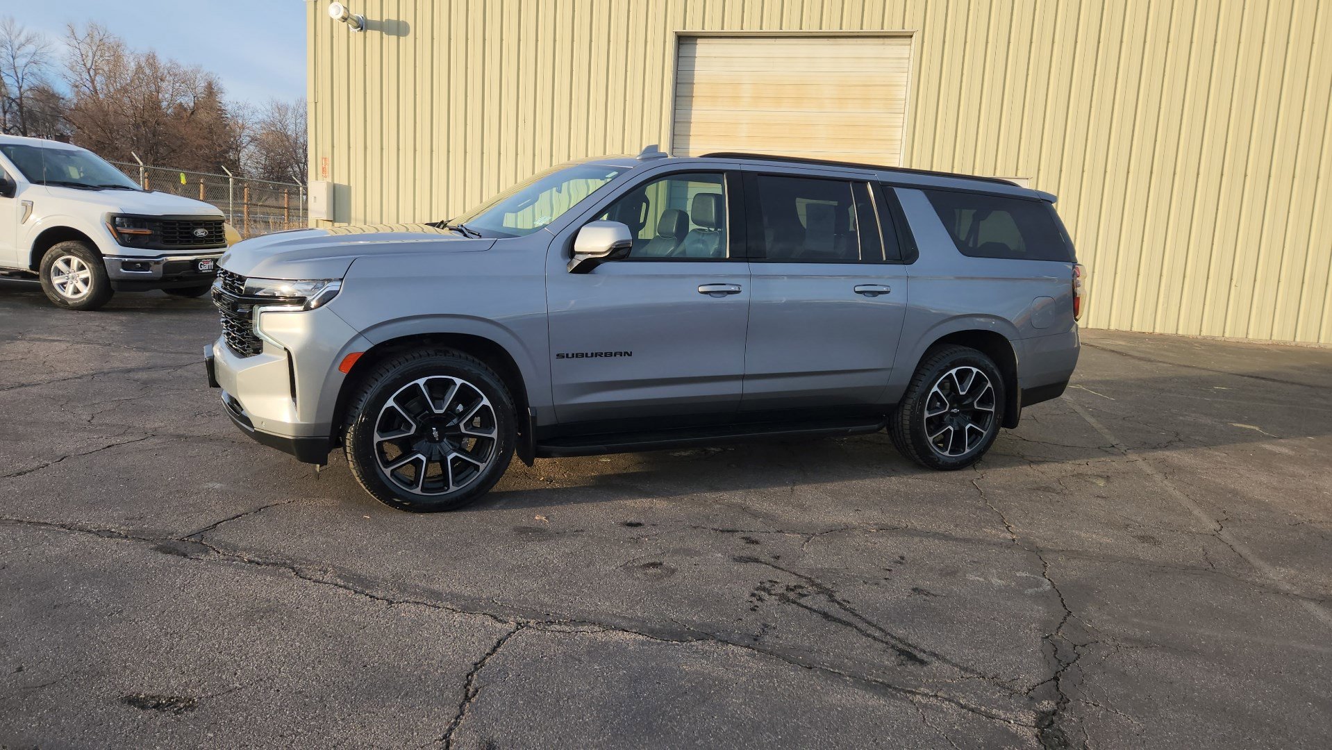 Used 2023 Chevrolet Suburban RST w/ Luxury Package image 5