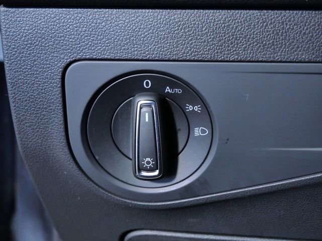 Used 2022 Volkswagen Tiguan SE image 25