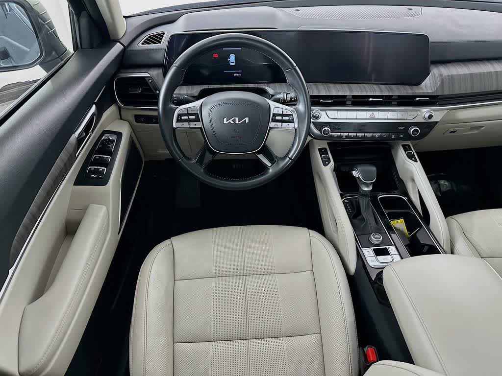 Used 2024 Kia Telluride EX w/ EX Captain's Chair Package FWD image 9