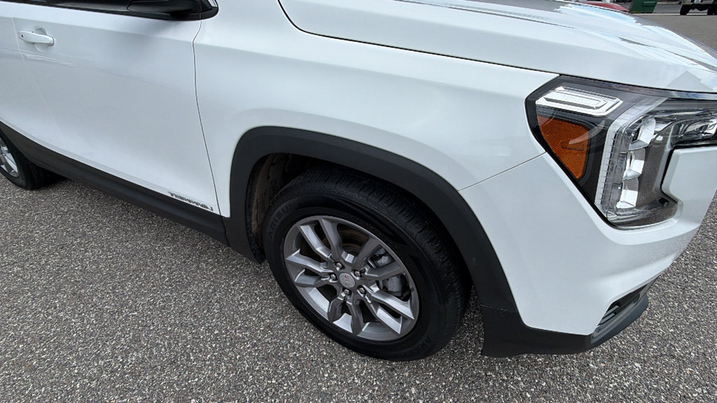 Used 2024 GMC Terrain SLT FWD image 10