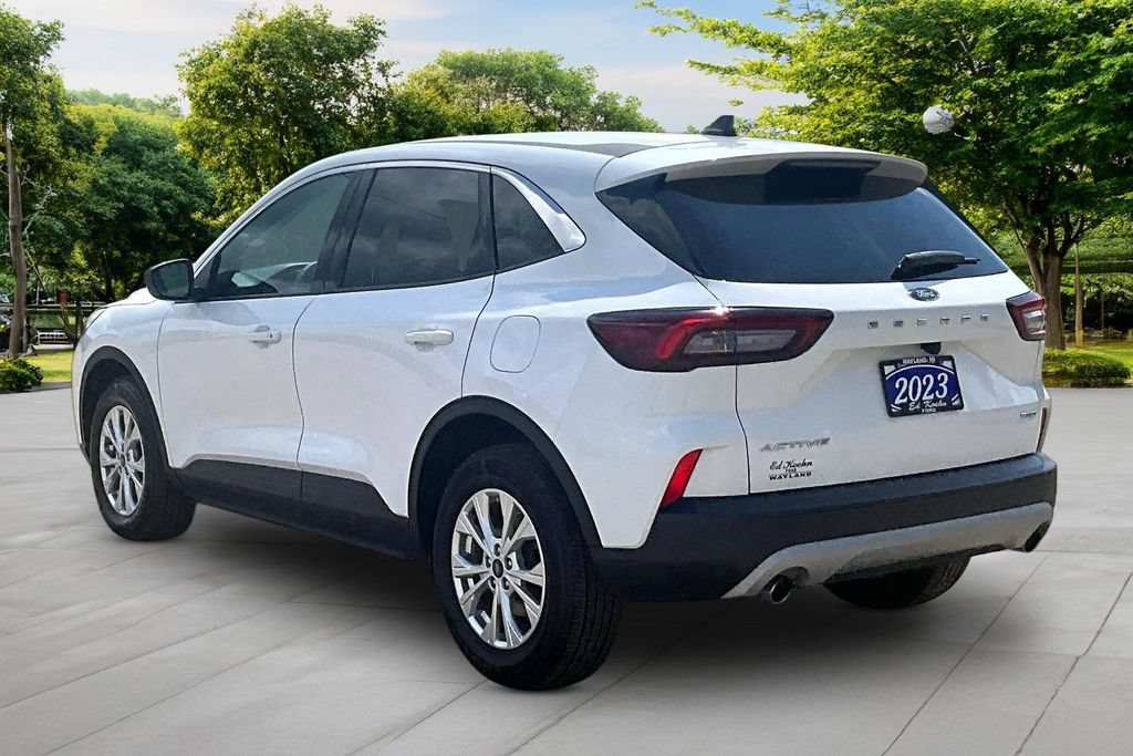 Certified 2023 Ford Escape Active AWD/4WD image 2