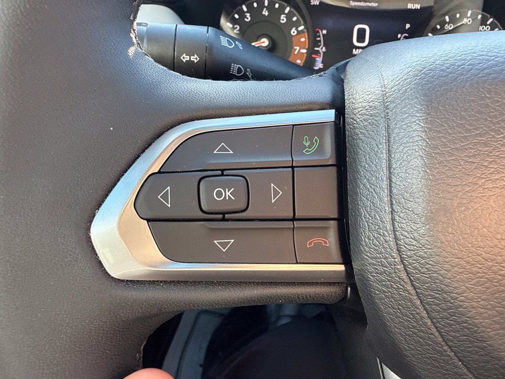 Used 2025 Jeep Compass Limited AWD/4WD image 16
