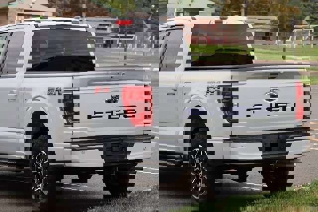 Certified 2022 Ford F150 XLT w/ Equipment Group 302A High image 9