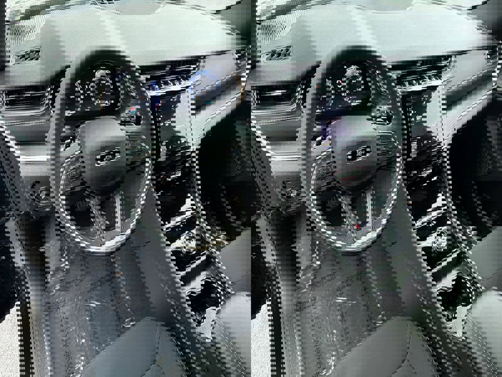 Used 2025 Jeep Grand Cherokee Laredo X image 10