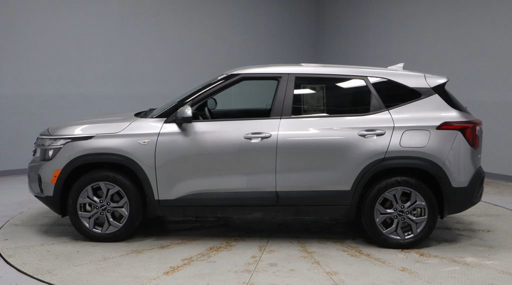 Used 2024 Kia Seltos LX image 2