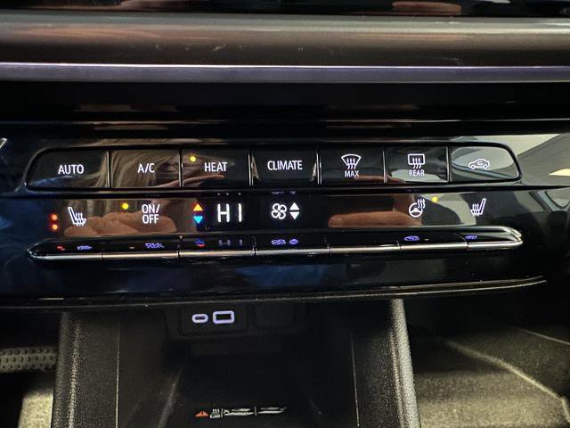 Used 2022 Chevrolet Bolt LT w/ Infotainment Package image 32