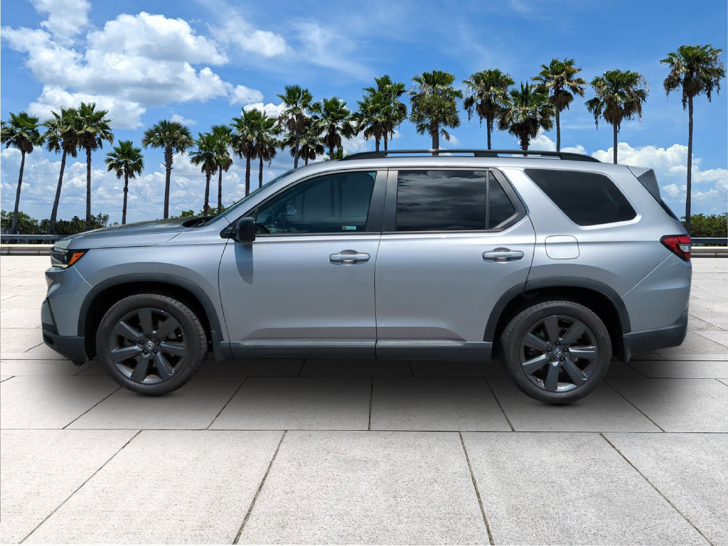 Used 2025 Honda Pilot Sport image 5