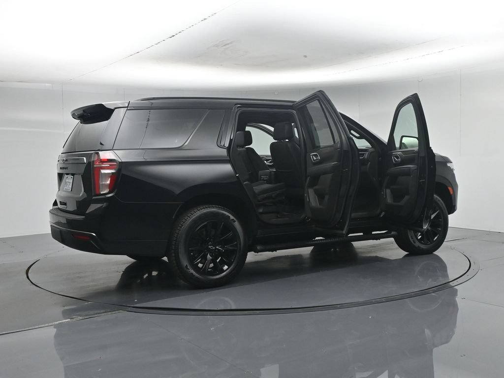 Used 2022 Chevrolet Tahoe Z71 w/ Luxury Package AWD/4WD image 6