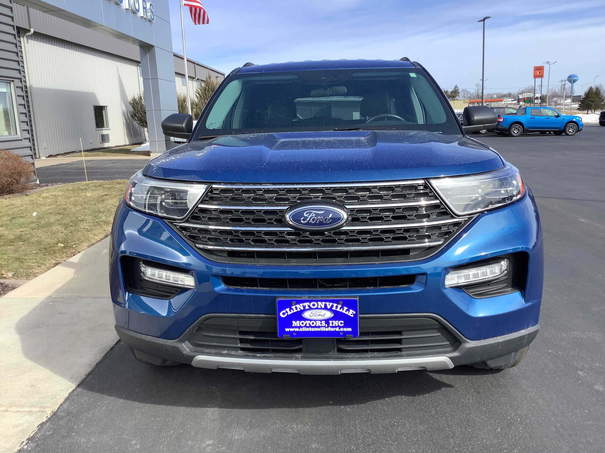 Certified 2023 Ford Explorer XLT w/ Equipment Group 202A AWD/4WD image 3